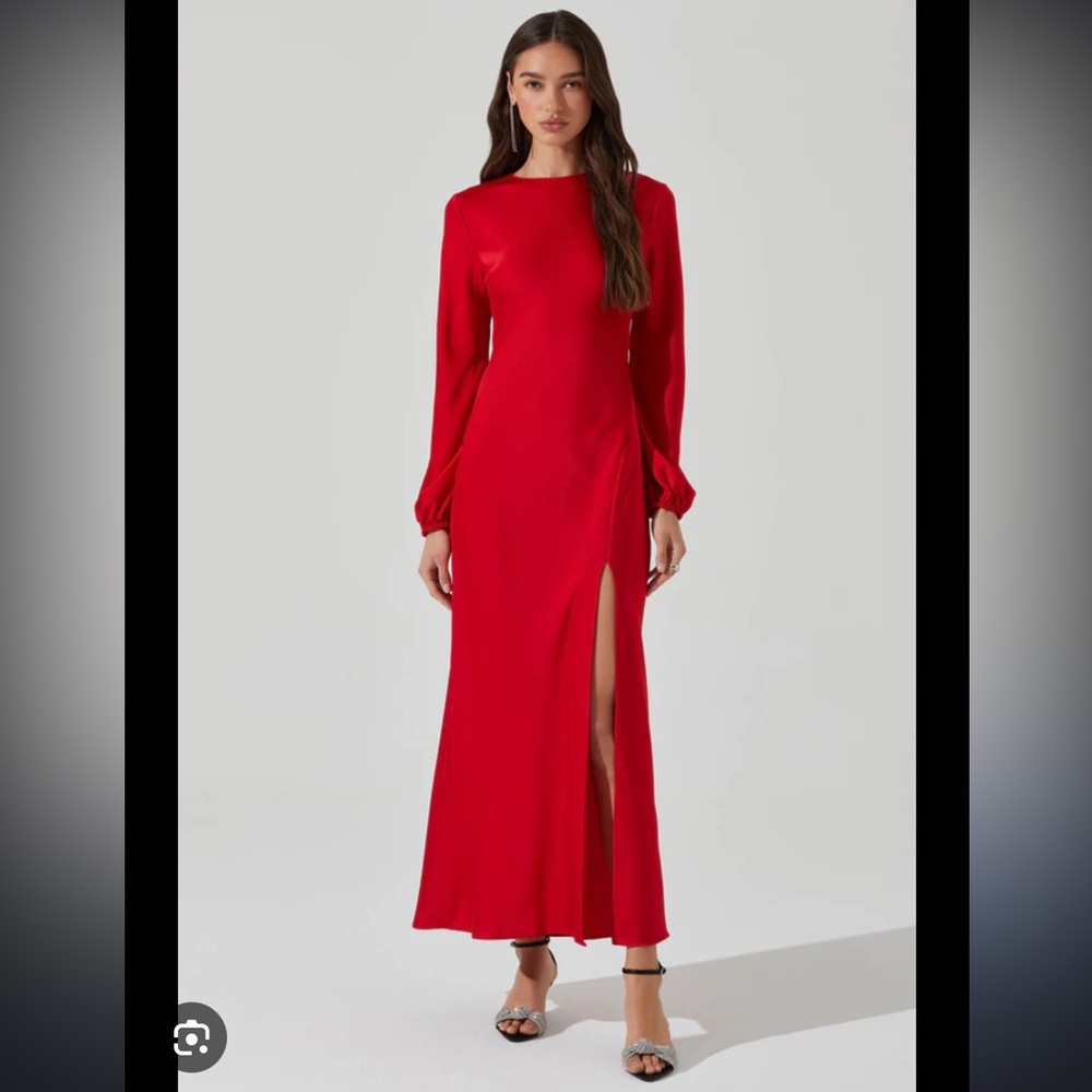 ASTR Elyse Satin Maxi size M